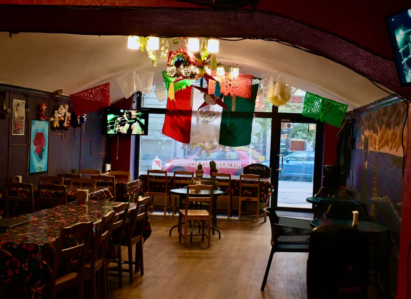 Warm Mexican restaurant atmosphere